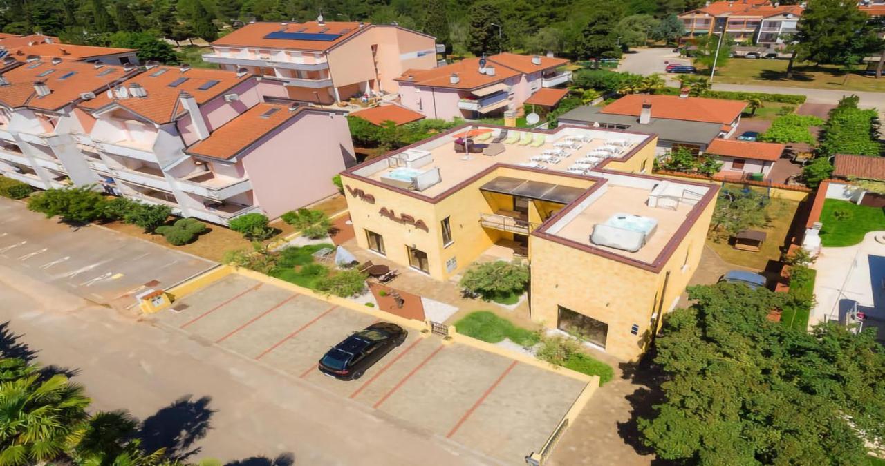 Villa Alpa Umag Exterior foto